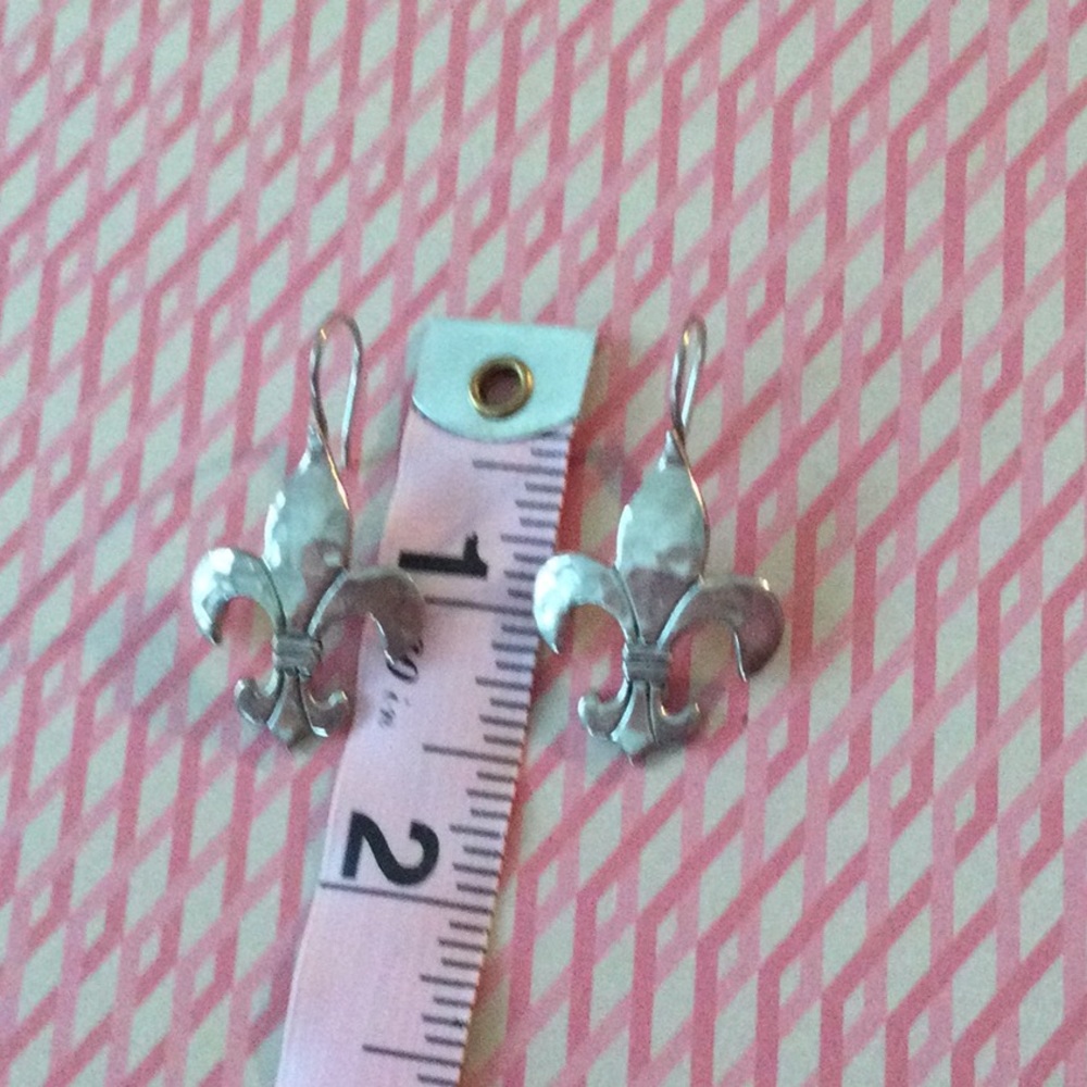 Silver fleur de lysis - Picture 3 of 3